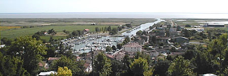 Vue du port de Mortagne-sur-Gironde